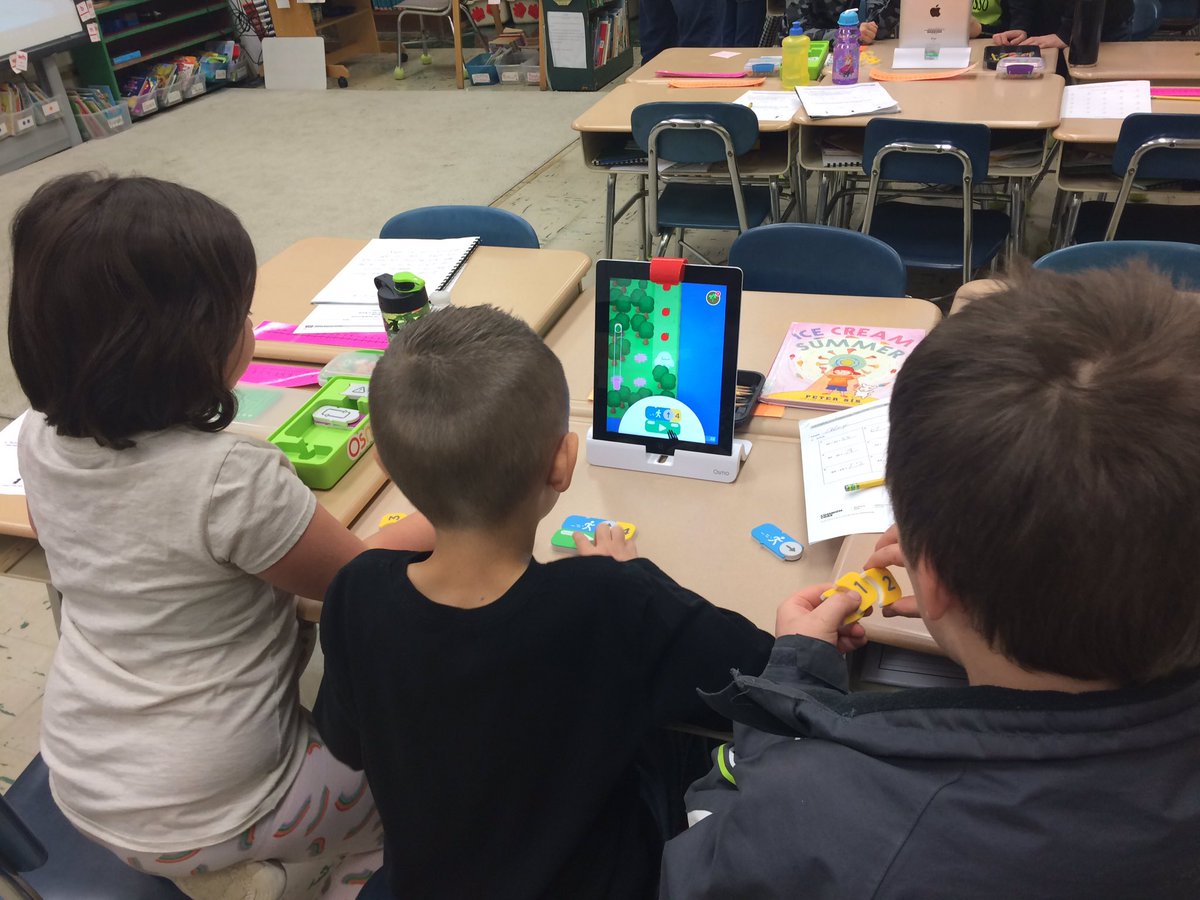 KCooke22's tweet image. Coding with 2nd graders in Spencer Van Etten. #HourOfCode2017 #codingawbie #osmo