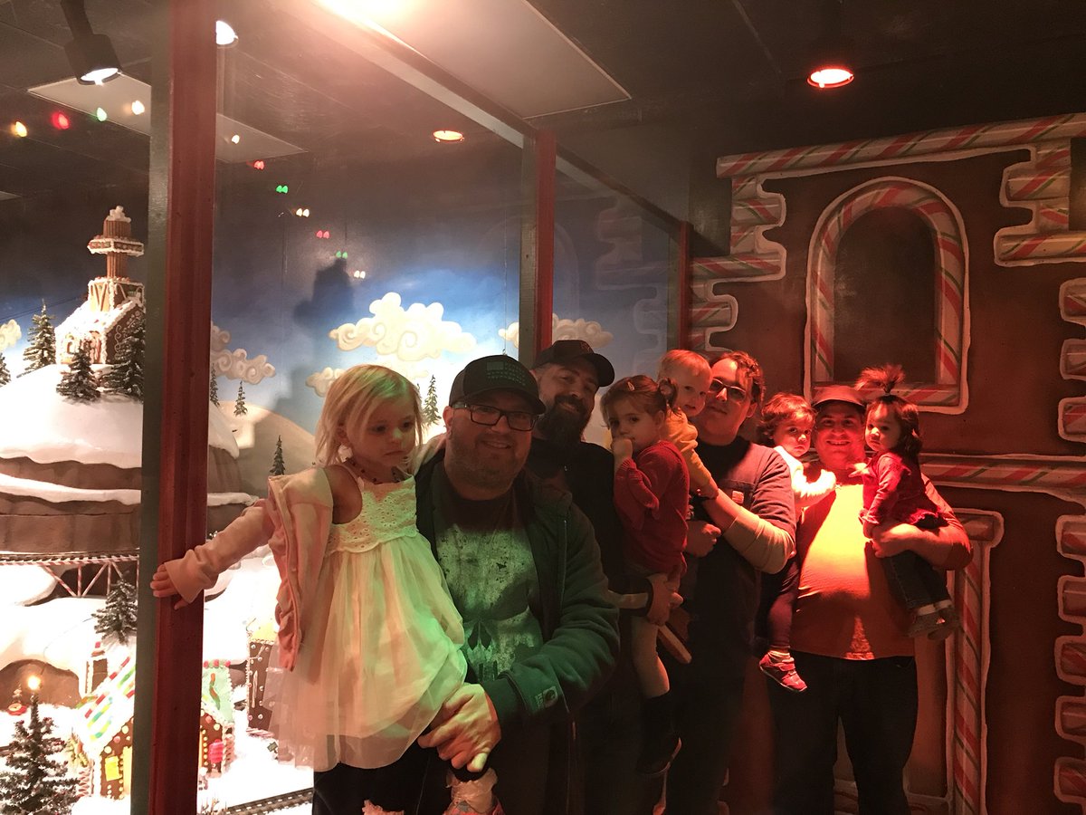 Had a great time visiting Santa’s Gingerbread Village <a href="/CrownCenter/">Crown Center</a>! #citydads