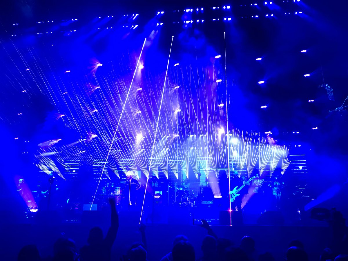 marcuskavanne's tweet photo. Thanks for the epic night at 02! @JamiroquaiHQ @PaulTurnerBass @robkharris @nategroove @degzy99 @solasco https://t.co/iTKdsEbvt8