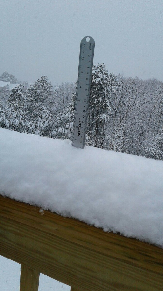JacquiJerasTV's tweet image. At my Dad's house in Canton, GA (north of Atlanta). #SoPretty #LetItSnow #SouthernSnow  #gawx