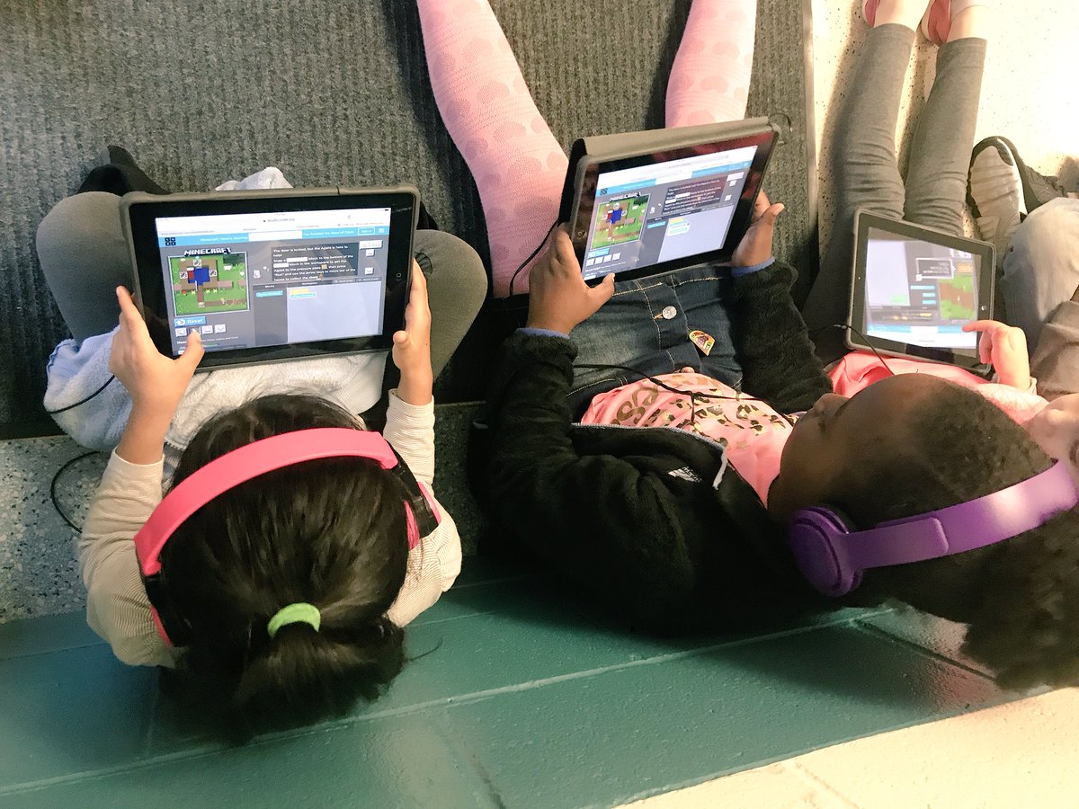 wncook's tweet photo. Everyone CAN code! 📱💻 #mrscookskids #firstgradecoders #HourofCode #HCSBadges @mquillen22 https://t.co/ghAzL9XH6m