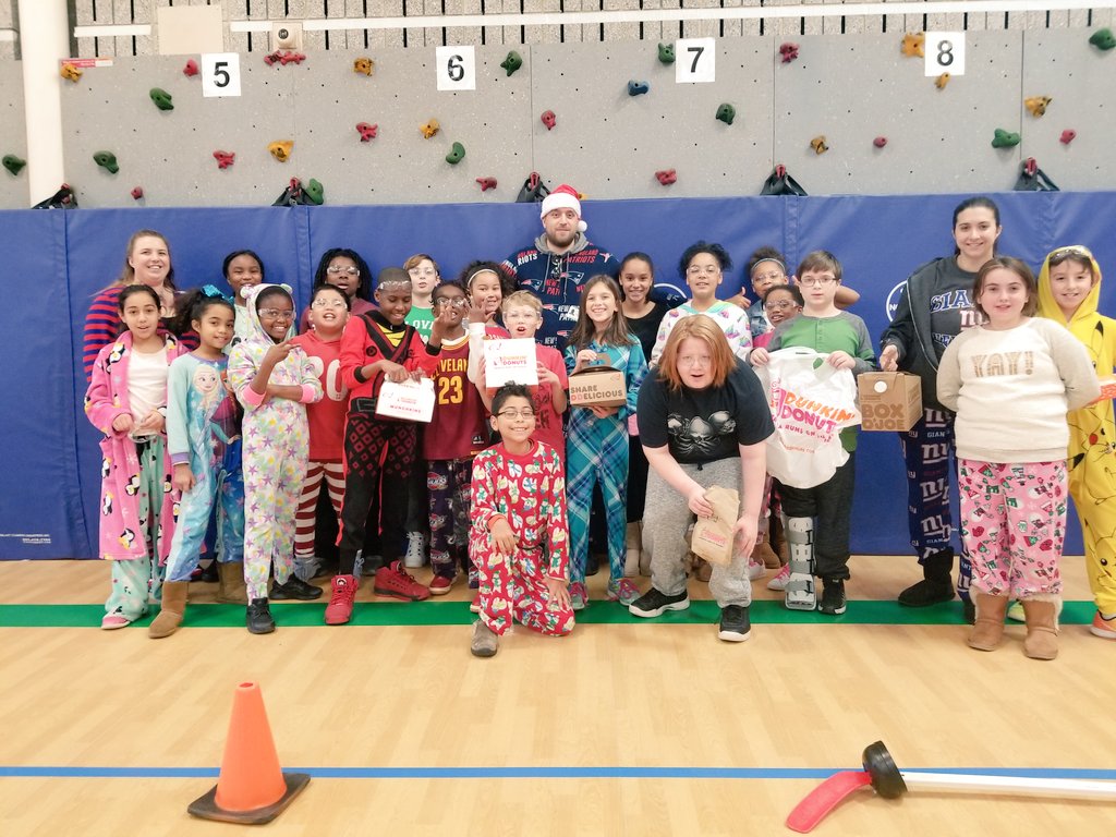 ALL the kids are in costume for #pjdayforthekids at Clover Street School in Windsor for <a href="/ctchildrens/">Connecticut Children's</a> and they just get hooked up with @DDinCT too! <a href="/KC1013/">Connecticut's KC101</a>