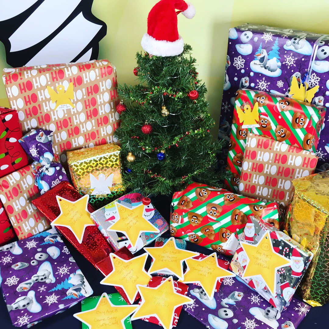 AGus822lansdale's tweet photo. We are so proud of the Printworks employees who have found it in their hearts to provide Christmas to local school children in need. Merry Christmas everyone!
#WhyPrintWorks #givingtree #holidays #gift #PA https://t.co/4uiSnY3WmW