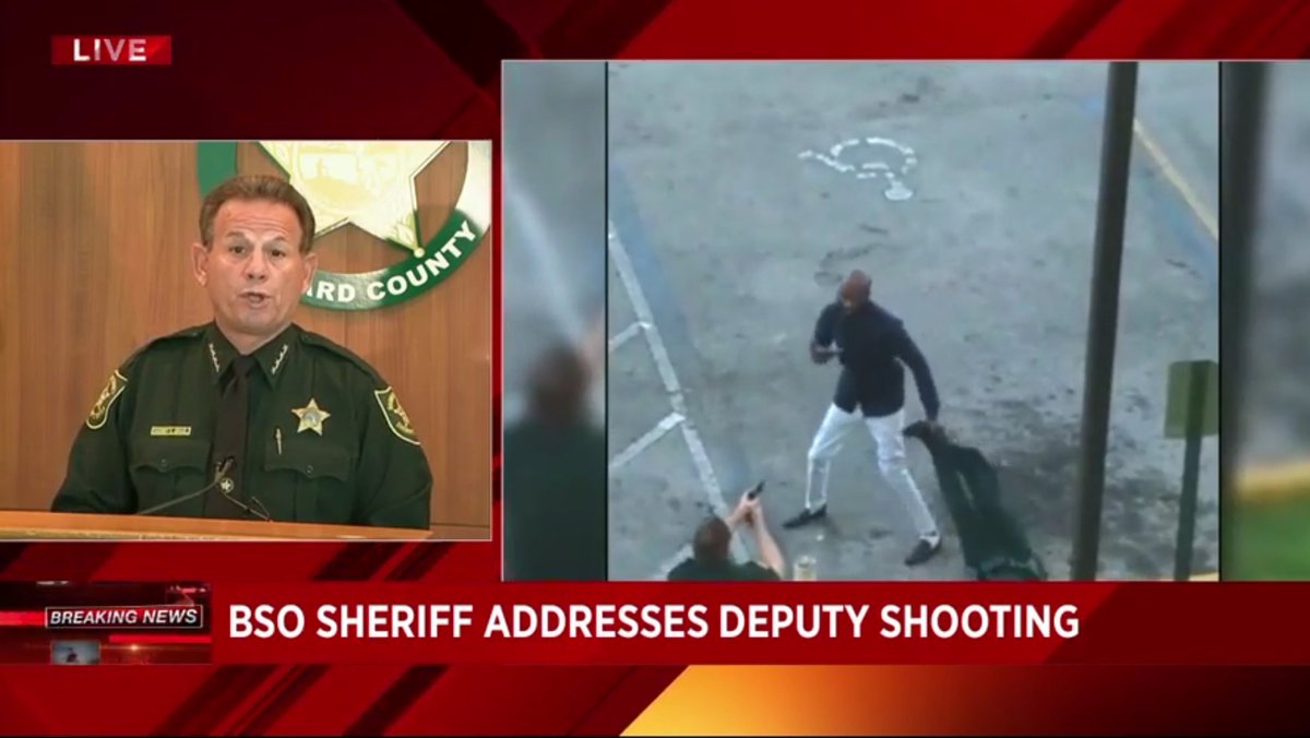 EricYutzy's tweet photo. How Broward Sheriff Scott Israel describes shooting of Jean Pedro Pierre:
•Deputy Youngward (on ground) unsuccessful w/ taser & baton
•Pierre did not follow several Deputy Briggs orders
•Briggs fired 3 times
•CPR attempted, but Pierre died at hospital
•FDLE investigating https://t.co/hdYBMTm9cr