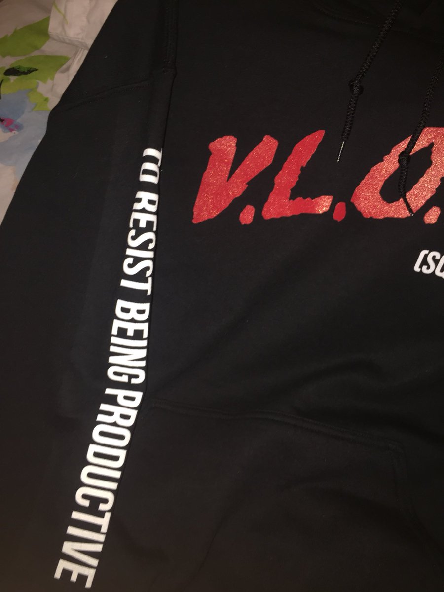MegZtHeSideBae's tweet photo. IM SOOOOOO HAPPY!! Finally got my @DavidDobrik VLOG SQUAD MERCH!!😍😍👌‼️🎉🎉🔥🔥 #daviddobrik #daviddobrikmerch #vlogsquad #fanjoyco #fanjoy @FanjoyCo https://t.co/d25fw1sk6s