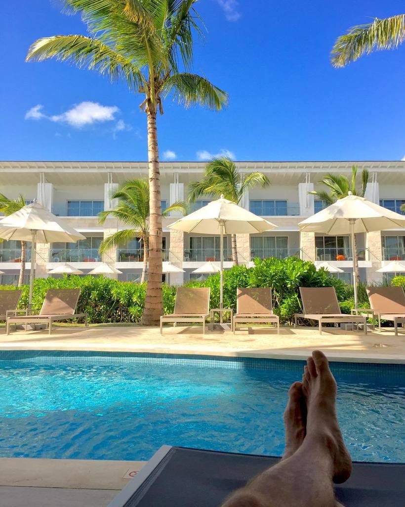 SnapscenePhoto's tweet photo. A rare #iPhone. I’m allowed. I’m on #vacation! #dontbugme #relaxing #bts #behindthescenes #kidisasleep #poolsideroom #swimuproom #sunnydays #sensatori #puntacana #hot #luxury #beach #torontophotographer #burlingtonphotographer #snapscenephoto https://t.co/TRVO77RxTZ