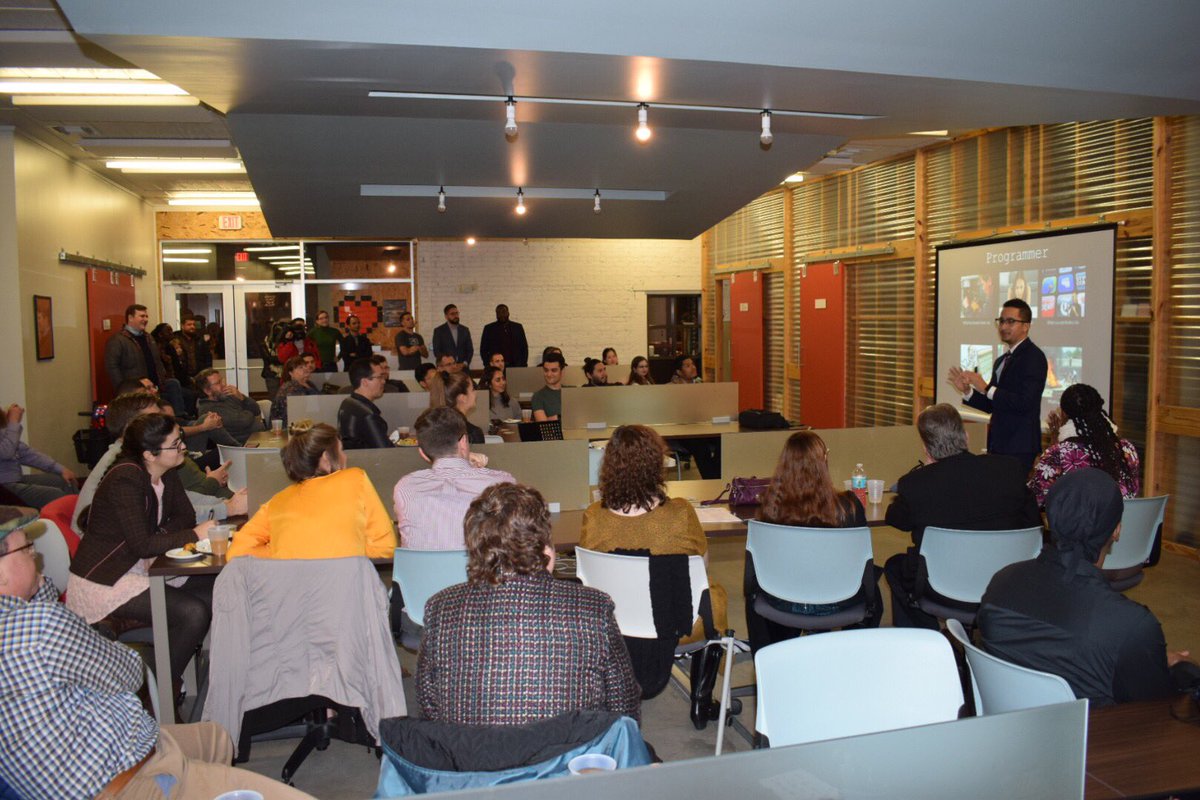 MayorOfTLH's tweet photo. HAPPENING NOW: Packed house at the #IOAvenue Graduation &amp; Pitch Night! Congrats to the first cohort of grads! Go forth &amp; do great things! 💻🖥🔌⚡️ https://t.co/mX2vmebwyr