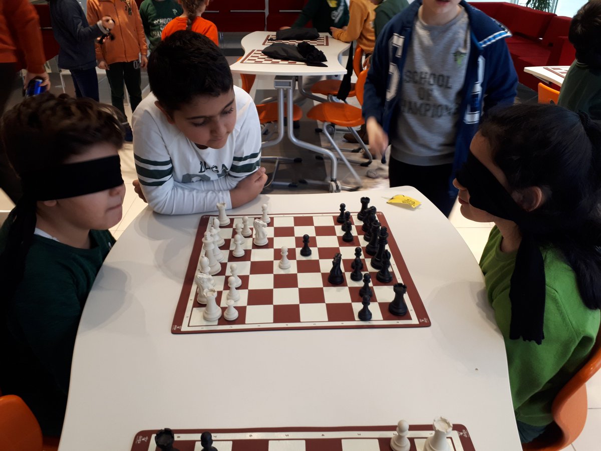 3 Aralık Dünya Engelliler Günü sebebiyle Bayrampaşa 2 Doğa Koleji olarak körleme satranç (blindfold chess) etkinliği yaptık.  Gözleriniz bağlı, zihinden oynadığımız zor ve bir o kadar da keyifli satranç türüyle bu özel  günde empati kurarak engelli insanlarımıza  destek verdik.