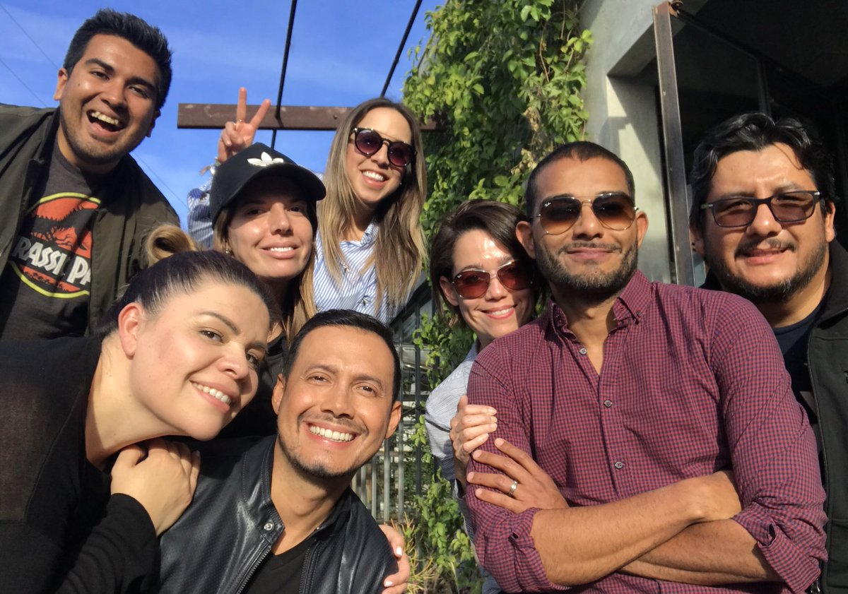 Todo pasa y todo queda, pero lo nuestro es pasar, pasar haciendo caminos, caminos sobre la mar...
📺💙 Celebrando la amistad, dedicación, entrega, profesionalismo y lealtad! #LAnzadosForever #SeHaceCaminoAlAndar #TelevisionConCorazon