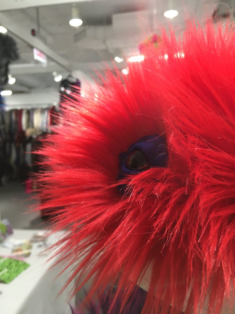 The_Bearmojo's tweet photo. Sssoooooo much fur!!!! #ooakchicago @ooakchicago https://t.co/sANzHd1dlx