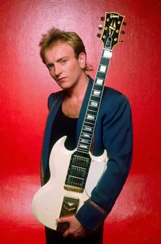 Happy birthday to guitarist, Phil Collen! 