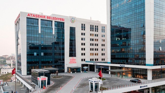 Ataşehir Belediye Başkanı'nın "İmarda usulsüzlük" ve "Yakınlarına çıkar sağlama" Gibi Nedenlerle Görevden Alındığını Öğrenen Türkiye Şaşkın: "Bunlar ne ara suç oldu ki?" zaytung.com/haberdetay.asp…