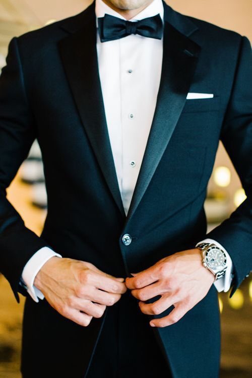 ImforStyle's tweet photo. An upcoming Christmas Ball... here is your Stylespiration!!! Dress well guys. 
#menstyle #menswear #menstylegoals #gentlemangoals #imforstyle #tuxedo #gentlemen https://t.co/OF9RXVgFyA