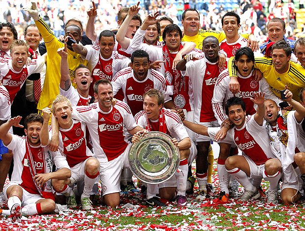 AjaxEbl's tweet photo. Nessa temporada Ajax busca o título https://t.co/abdN0A7dyV