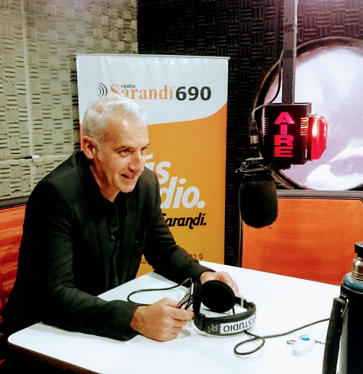 📻 <a href="/PeluffoTangos/">Gabriel Peluffo</a> hablando de su disco solista #Debarroyasfalto y su show de este Domingo en la Hugo Balzo del <a href="/AuditorioSodre/">auditoriosodre</a>