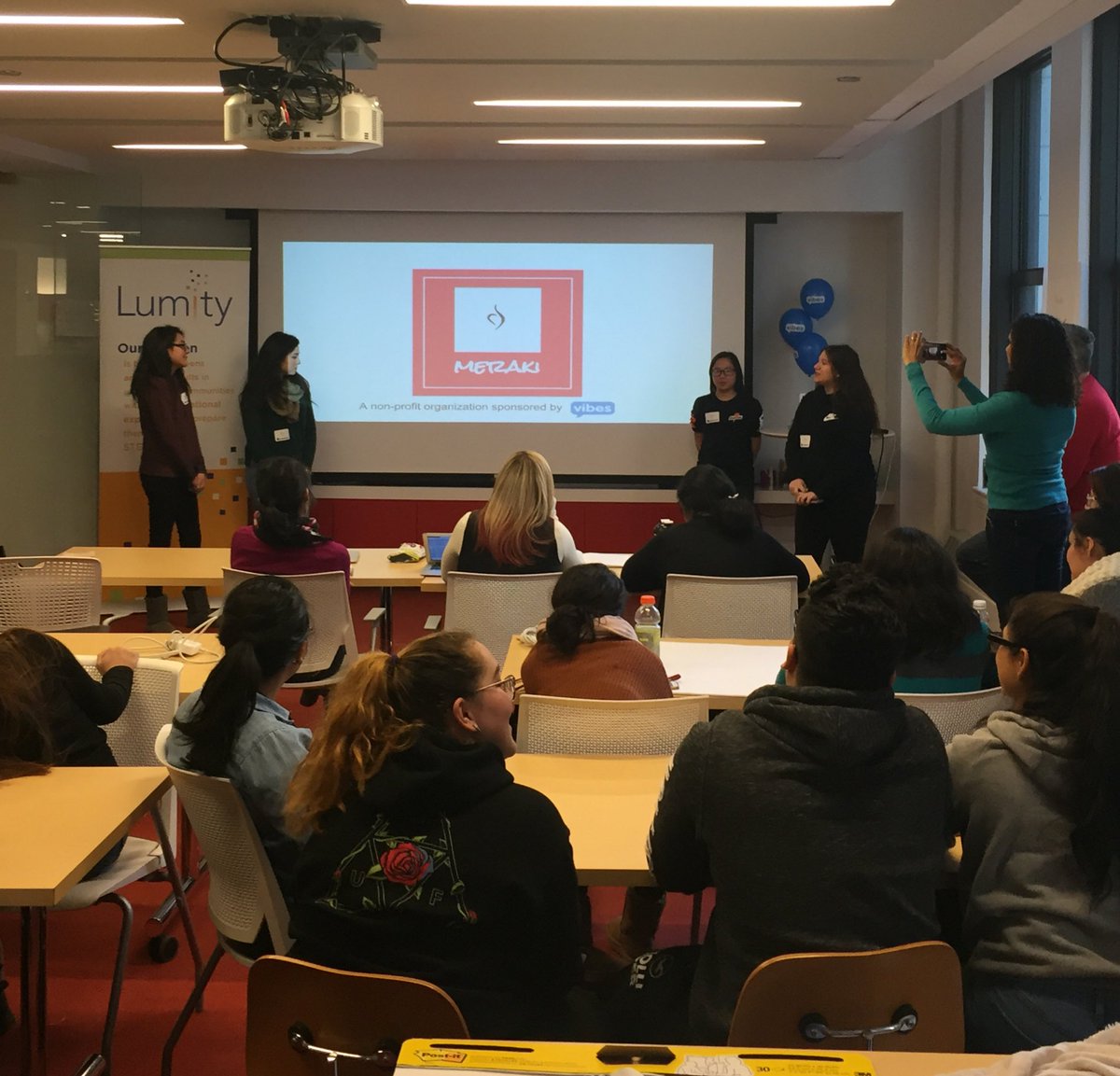 Vibes's tweet image. And last team up: Team Meraki is presenting about self love and we just 💗 it! #vibesgivesback #allthingsmobile