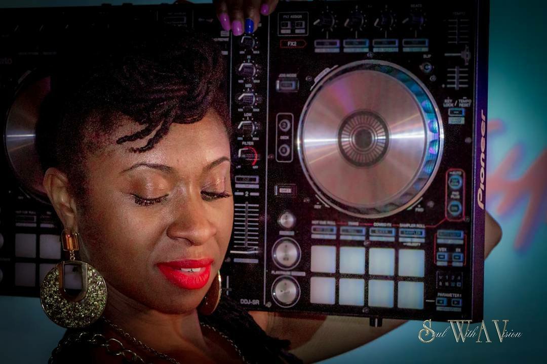 feelingthe1drop's tweet photo. Queen of the Pack ~ One Drop vocalist, Ginuwine Affection Dj'ing at a Dancehall &amp; Soca Show  #DjSoulSis #unrulygyalproduction #music #reggamusic #socamusic #musicislife #1swav https://t.co/CNPrRXnC7P