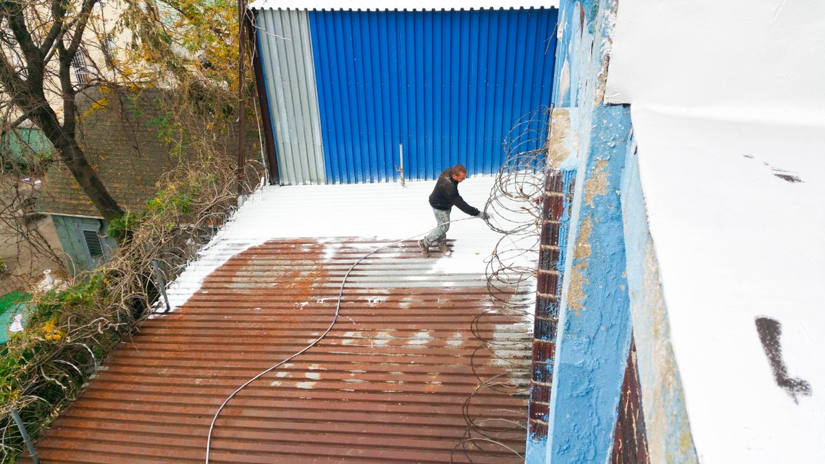 ProGuardCoating's tweet image. Is water ponding on your coated surface? Pro Guard's Liquid Rubber® can withstand ponding water before curing! ow.ly/56xu30gD11M