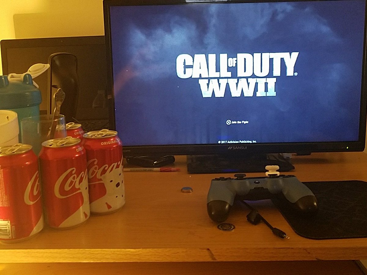 DarkariHameno's tweet photo. @MandosSAC 4 Coca colas y un sueño ;)
#viernesdesetup https://t.co/osGhLqpMWX