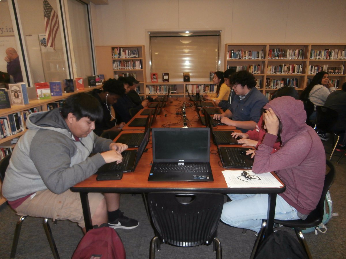 fresnohilibrary's tweet photo. Day 4 of Hour of Code in the Fresno High Library! https://t.co/U4ZSbkSObz