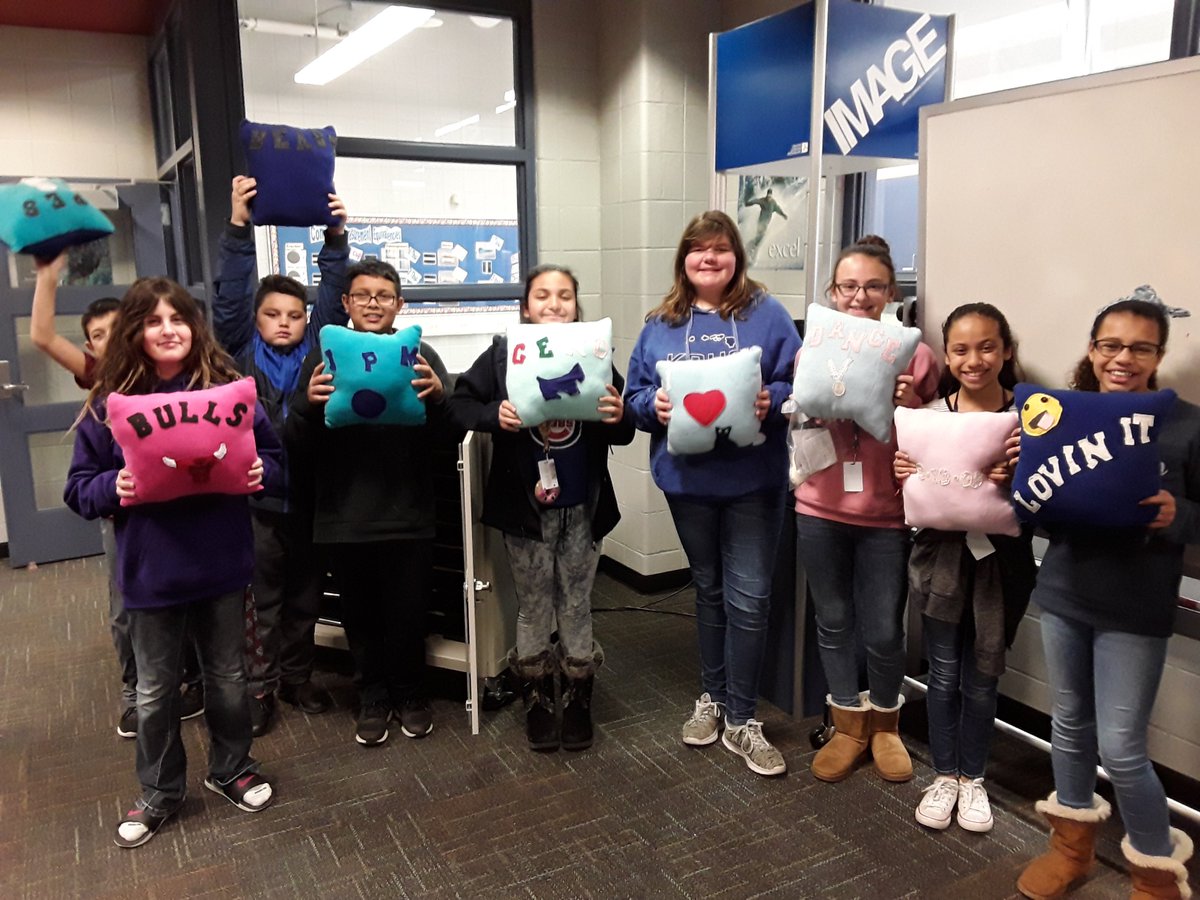 cte_washington's tweet photo. 6th Grade Sewing Class is turning in some very high quality projects this quarter!! 1/8" hand stitching makes for durable pillows. Very creative designs are cute and fun!! #pillowprojects #thegeneralway https://t.co/OqvIibhnLL