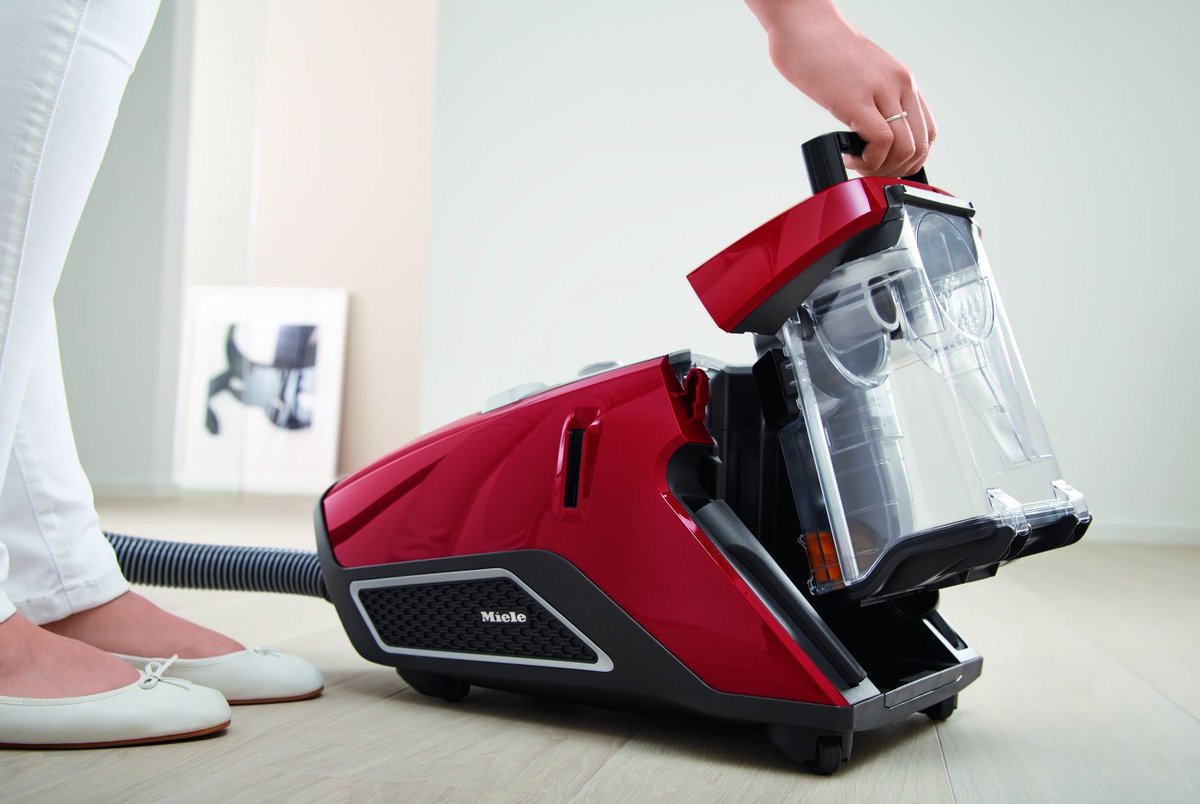 AzureMagazine's tweet photo. Enjoy a bagless cleaning experience with @MieleCanadaโs ultra-hygienic premium vacuum, the Blizzard CX1 #VortexTechnology https://t.co/0e36B1GDCN https://t.co/6H3ME0sLpo