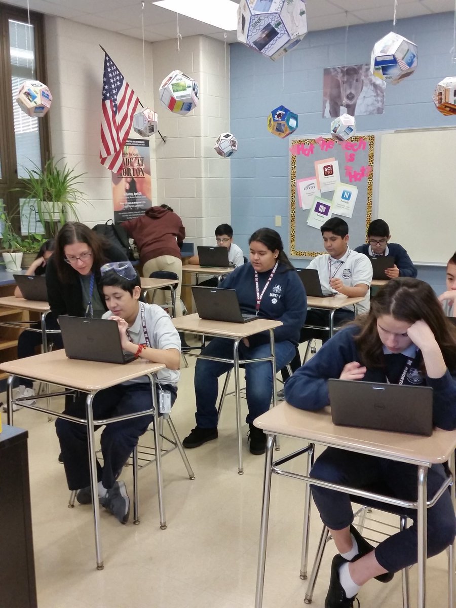 Thanks Ms Klafeta &amp; Mr Higgins for letting our@JSMFC STEM 2 students guide STEM 1 through an #HourOfCode. Great to see Mustangs teaching Tigers! #mortonpride #99pride