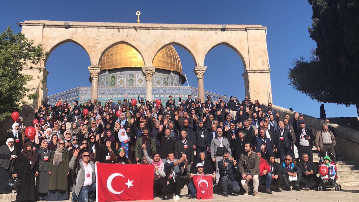 avmyalcinkaya44's tweet photo. El Aksa’da Cuma öncesi... https://t.co/WWWG1Y1yc0