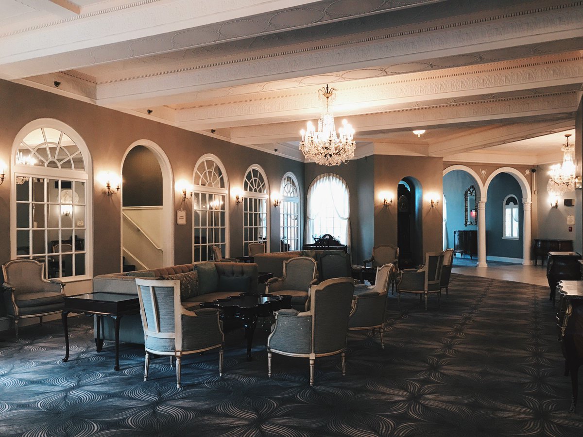 After a long week, you will be sure to find a quiet place to relax in the stylish Wardman Tower lounge. bit.ly/wpbooknow