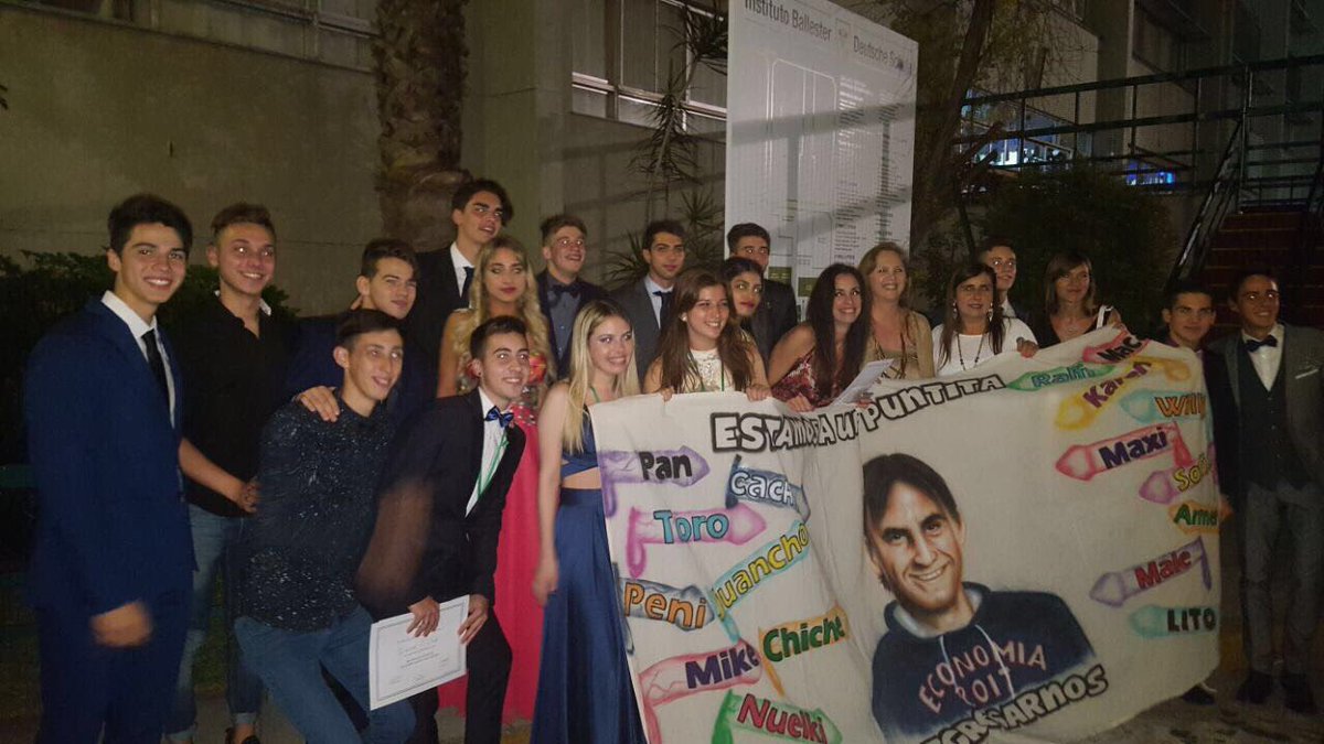 manu_caneda's tweet photo. los mejores momentos los viví con ustedes, los amo❤️🤘 https://t.co/ZjfZpSRruH
