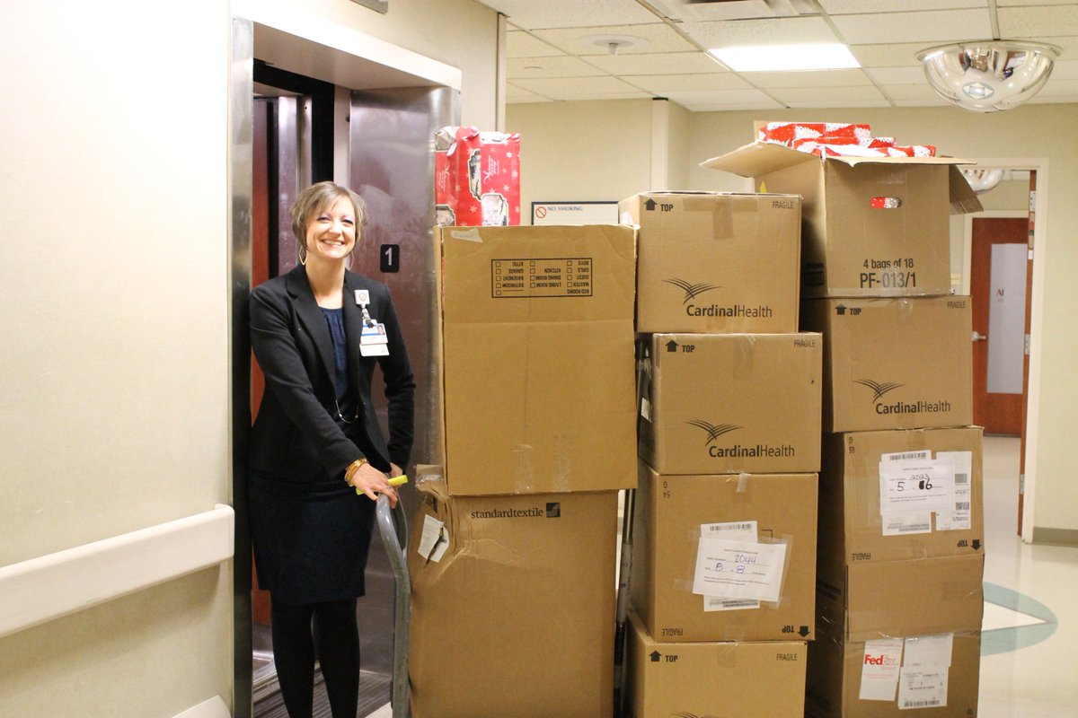 AultmanHealth's tweet image. This week, employees from both Aultman and @AultCare worked with A Community Christmas of Stark County to spread a little holiday cheer to local families.

Thank you to everyone who got involved in this year's event!