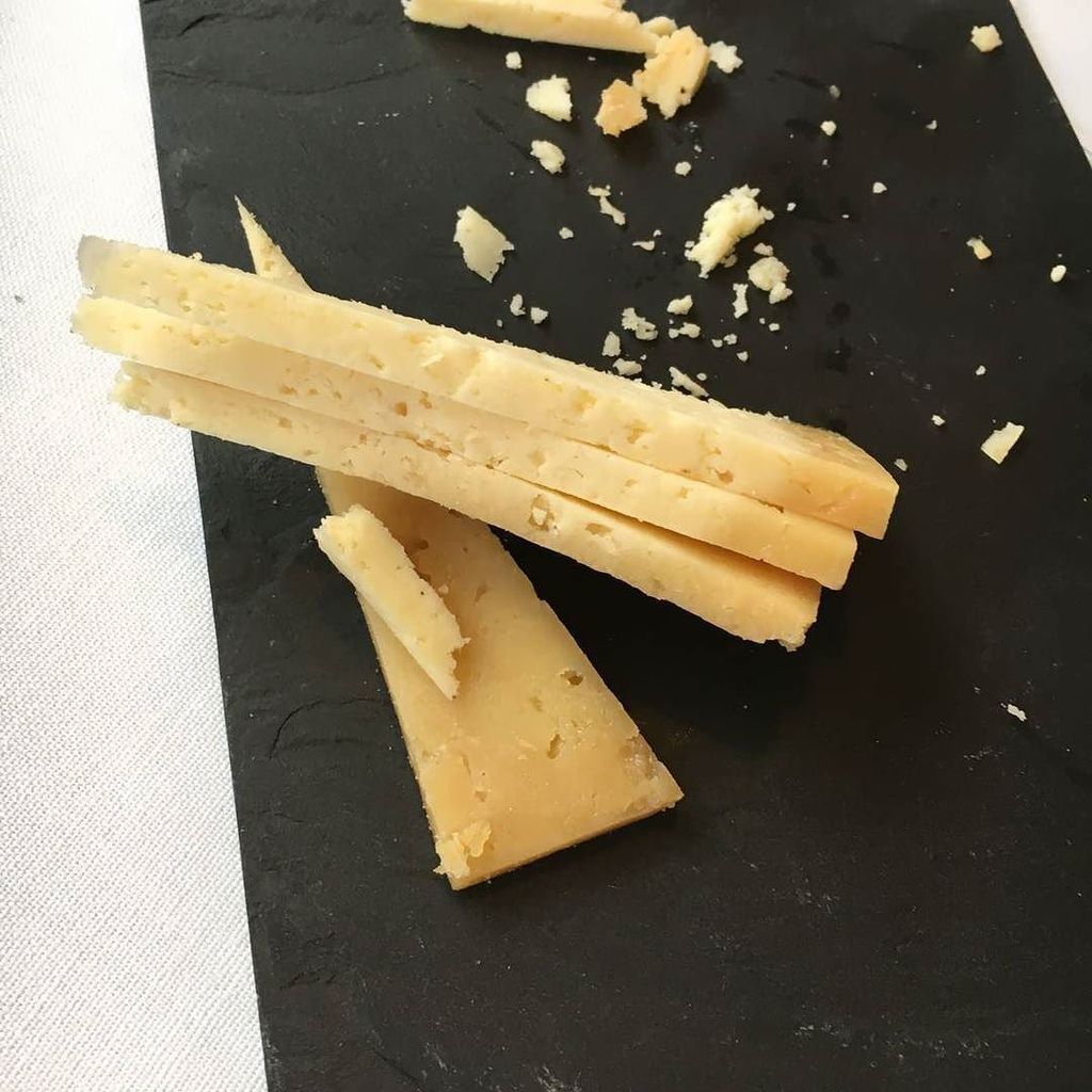 the_cokiners's tweet photo. Un poquito de queso para cenar..
#foodies #foodporn#food #beautifulcuisines#foodtography #foodstragram #foodgasmic #igfood #eaaaaats #vscocam #vscofood #restaurantesmadrid #igersmadrid #foodblogger #gastronomia #foodlovers #foodiesmadrid #madrid #vscofo… https://t.co/3EeA42Oe8F https://t.co/ZRhpo2ekfq