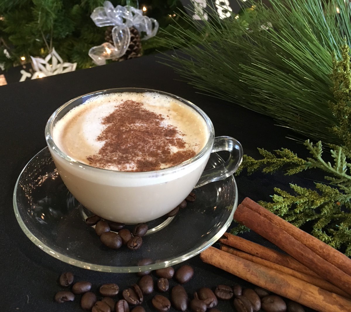 Try our signature cinnamon roll latte! A taste of brown sugar, cinnamon, and creamy white chocolate! It’s sure to be a favorite! #tistheseason #Christmas2017 #sitforabit