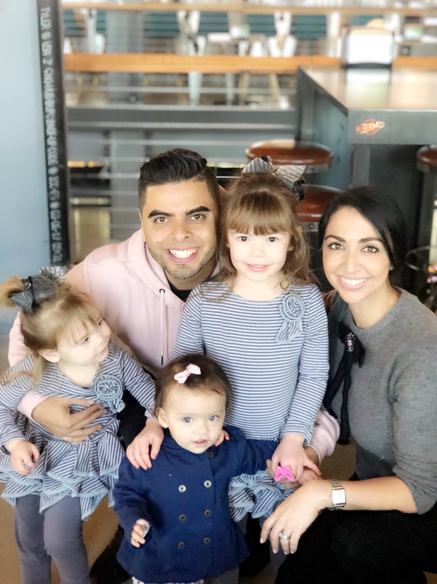 edgarisotelo's tweet photo. Girls run the world! ❤️ #Goddaughters #JuguetesGratis
Feliz de andar en #Dallas, listos para regalar juguetes hoy, nos vemos:
Viernes 12/8: @elriomarket 10909 Webb Chapel Rd Dallas, TX (4pm-6pm)
Come get free toys!
#ERGLM #ShoboyOutreach #ArielaSotelo #ShoboyToyGiveawayTour https://t.co/U3HgLFuBXs