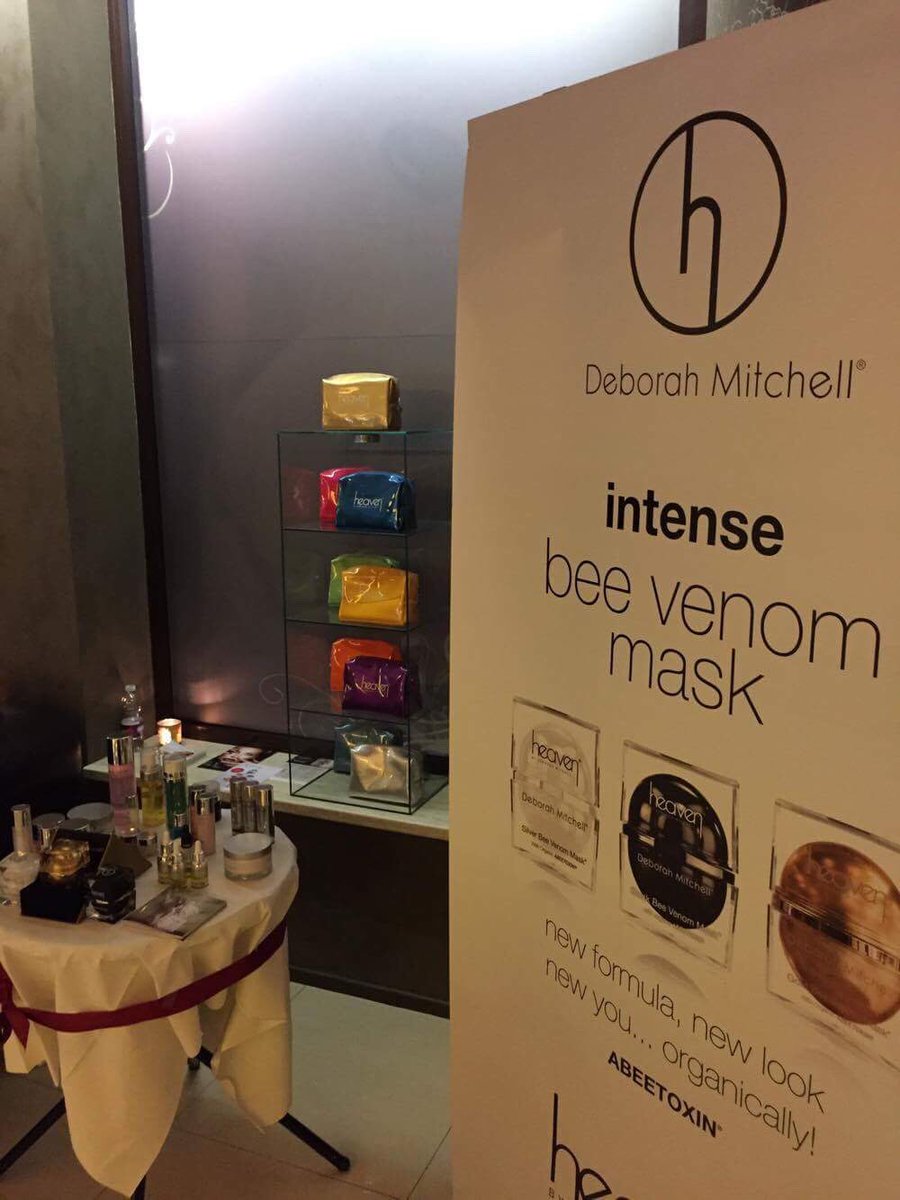 heavenslovenia's tweet photo. Samo ena je maska s čebeljim strupom #heaven #nobotoxneeded #abeetoxin @heavenskincare https://t.co/9fM2AVoL5z https://t.co/Df3BHi2Ouf