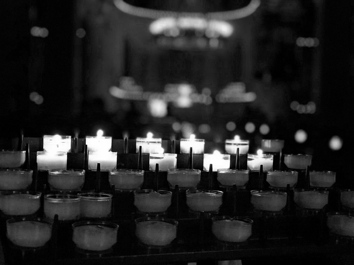 media_halo's tweet photo. [#HaloMedia]
  Notre équipe est parti faire un reportage à l'abbaye d'Ainay hier soir  où se déroulait la célébration de l'Immaculée Conception. Venez regarder  🙏
 #FDL2017 #Religion

https://t.co/DsOuF8NDW0 https://t.co/ZgtFEO7V4E