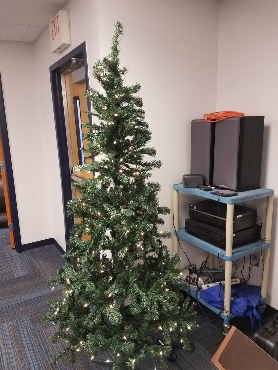 wp_bands's tweet photo. It's getting there, band!  Just like cowbell, we need more ornaments!  Have a good weekend. https://t.co/s1OLSnEWHW