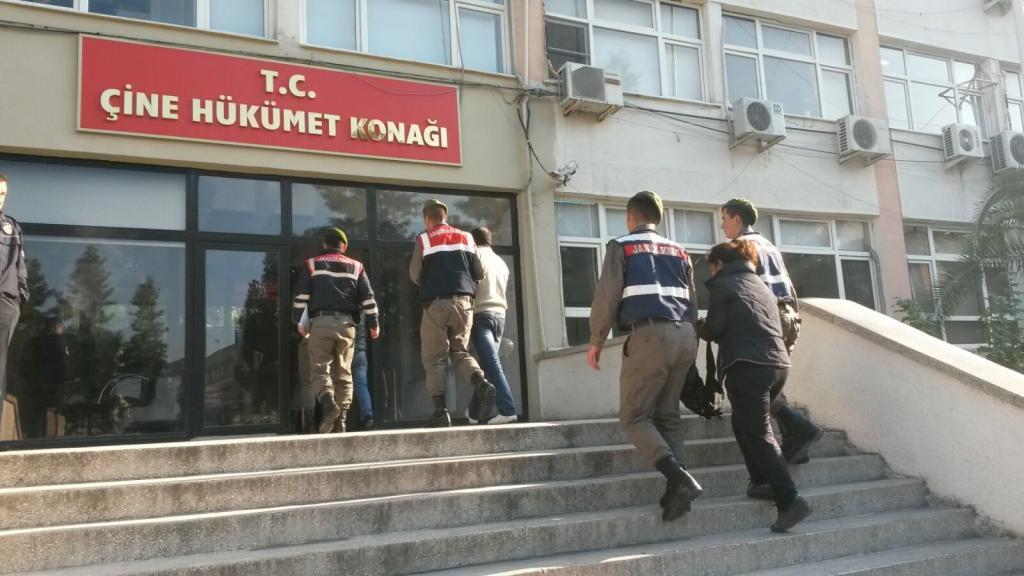 Kiralık Araçla Zeytin Çalan 3 Kişi Milas’ta Yakalandı mucadele.com.tr/cine/kiralik-a…