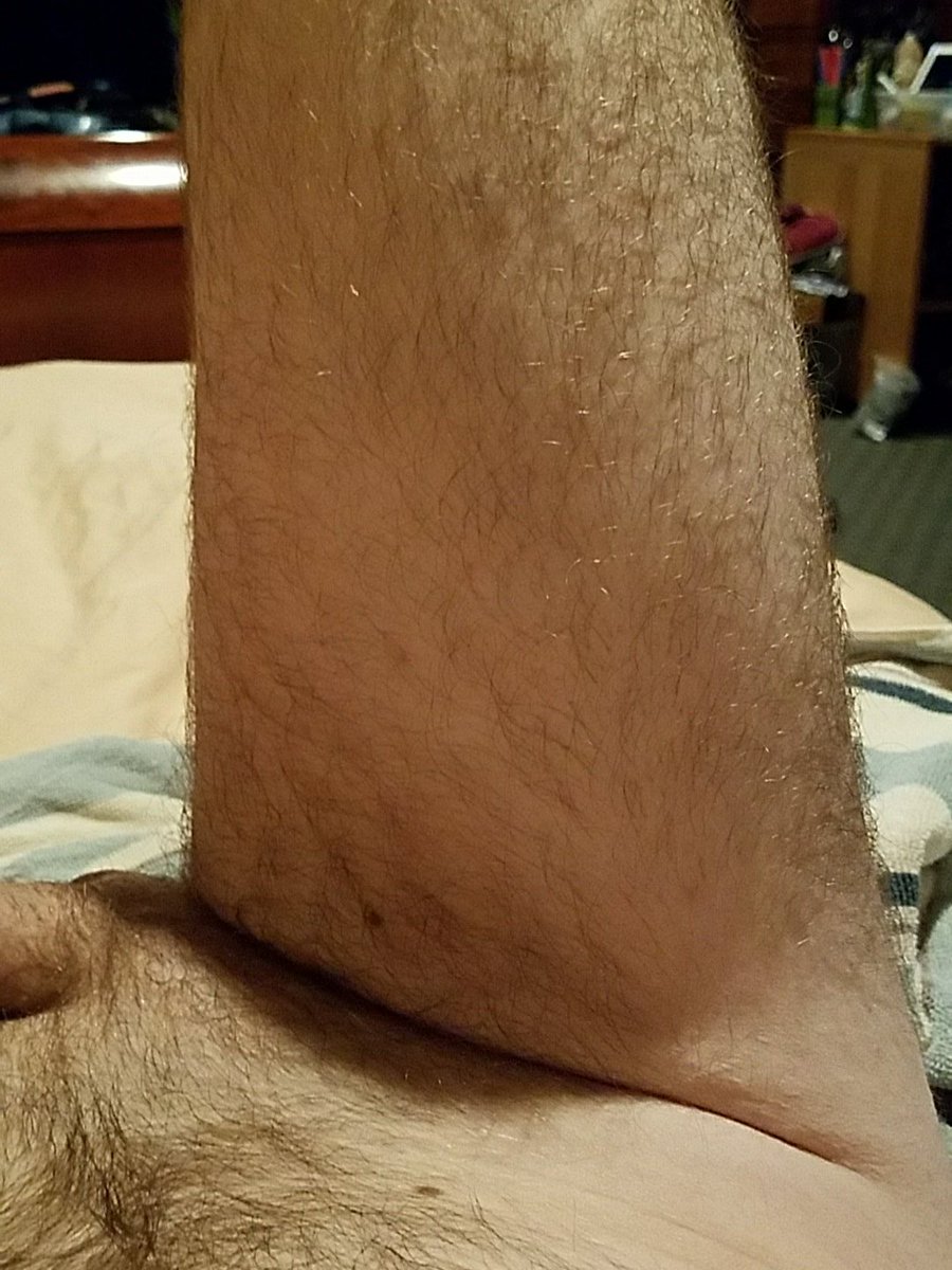 BigMasterLeo's tweet photo. One side. Why arent you on the other? #xxx #amihot #cock #douwannasee #horny https://t.co/wWxBnLC6c0