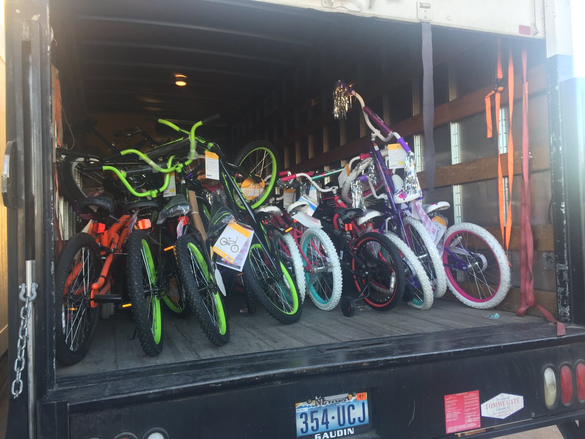 GDENOfficial's tweet photo. Ten trucks full of bikes and toys and $7,000 in donations. Along with @PTsEntGrp we were happy to take part in the annual @985KLUC Toy Drive with @chetbuchanan Thanks to our team members and guests for participating #PTs #SierraGold #SGBar #SeanPatricks https://t.co/JgBgjItW17