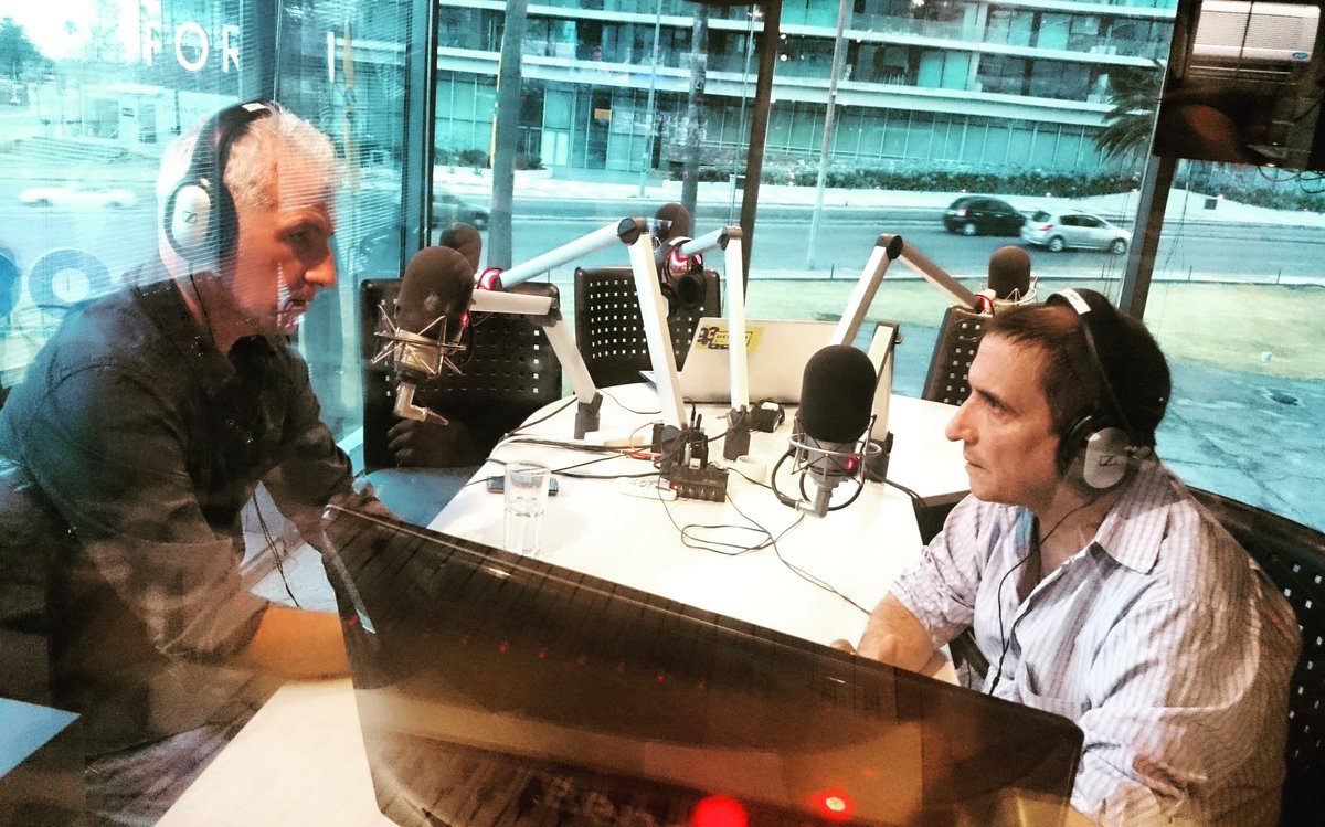 📻 Ahora <a href="/PeluffoTangos/">Gabriel Peluffo</a>  #EnVivo en la #lengualarga de @Abrepalabra <a href="/oceanofm/">oceanofm</a> #debarroyasfalto 💿 🔉 oceano.uy