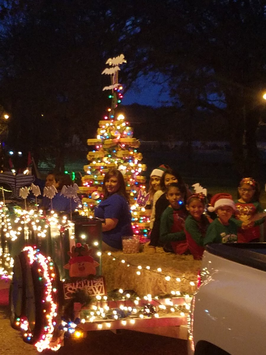 sustainableACC's tweet photo. Check out these creative DIY holiday decorations from repurposed materials made by the @accdistrict Elgin Campus team for the City of Elgin holiday parade last weekend! Their float theme was sustainability and having a "GREEN HOLIDAY!" #texasgreen https://t.co/RrJRWolUcr