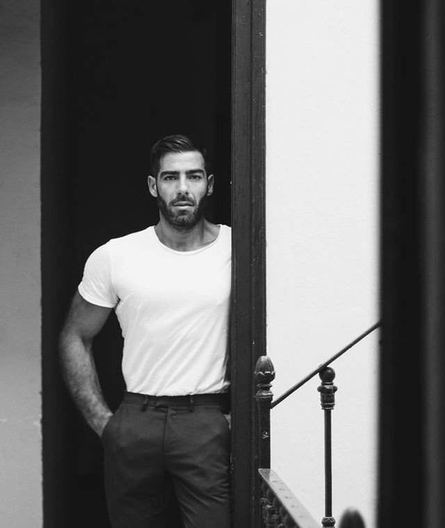 markusx's tweet image. y sabes que me cuesta la vida, pensar que todo era mentira e irreal.