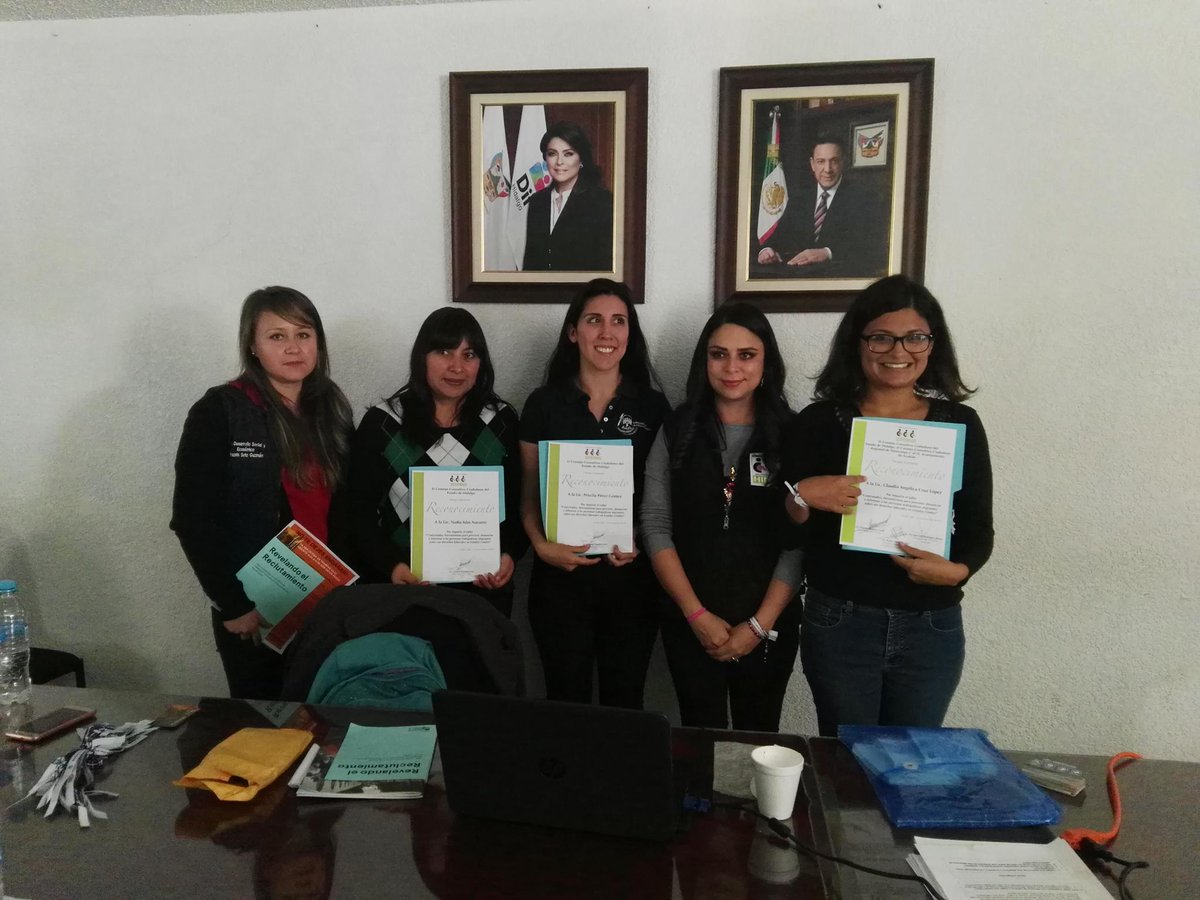 CCCTULANCINGO's tweet photo. Taller sobre los derechos de las y los trabajadores migrantes por parte del Centro de los Derechos del Migrante #CDM a la ciudadanía de Acatlán, Hidalgo https://t.co/O8NTG3XBti