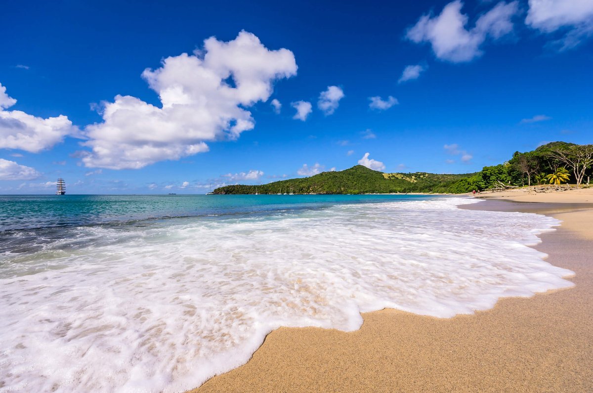 bitbnb's tweet photo. Buy your own private Caribbean beach with bitcoin #bitbnb #bitcoin #blockchain #airbnb https://t.co/OmbkDrvIbm https://t.co/yyyrKFj7bE