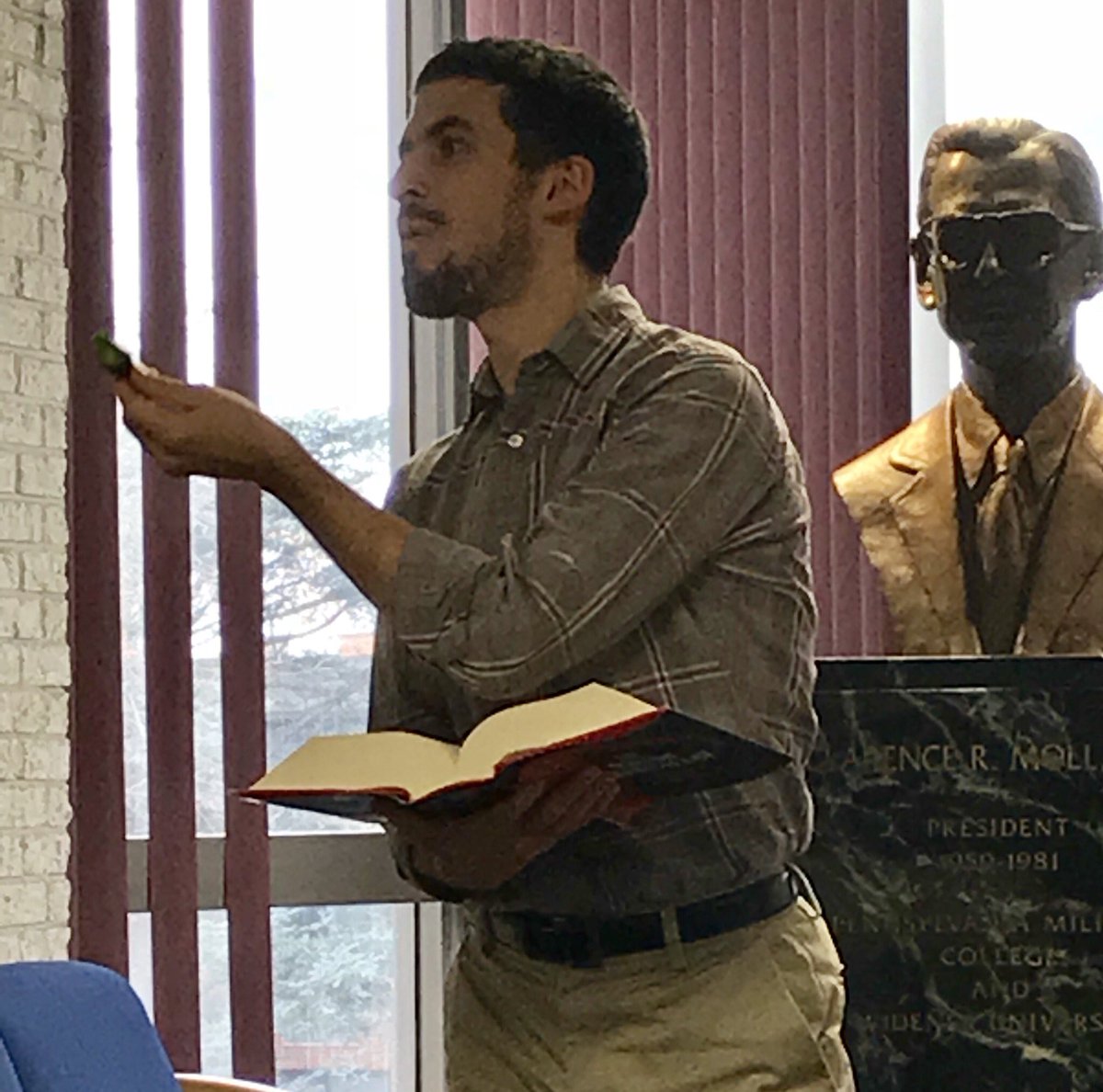 Reigning #HotPepperShakespeare king (and <a href="/widenerUniv/">Widener University</a> ITS staff member) Casey Croson sets the stage for this year’s competition. #widenerpride
