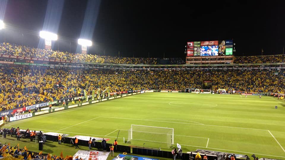 paoval11's tweet photo. Final Regia Apertura 2017 #Tigres #volcan #ligamx 🐯💙💛 https://t.co/NQusEVK8Mm
