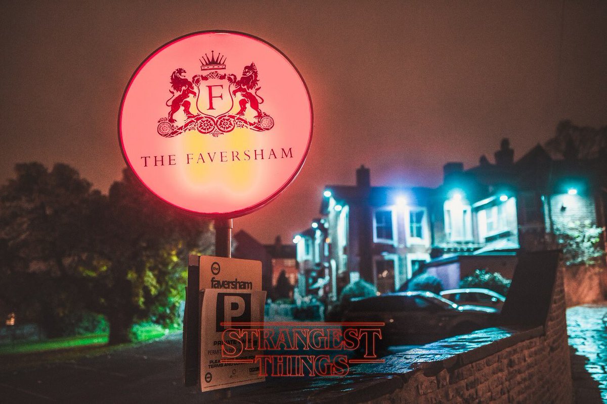 StrangestClub's tweet photo. Doors are now open for our party at The Faversham in Leeds! See you on the dancefloor... ❄️ https://t.co/G5sxTqVUR7