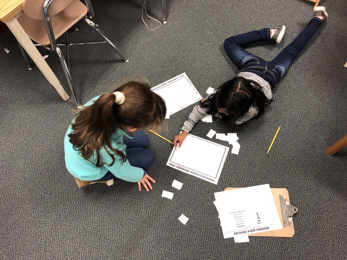 cestechlab's tweet photo. Celebrating Computer Science Week @CarpElem with Ms. Porco’s class playing Gingerbread Coding thanks to @brookebrowntpt #hourofcode https://t.co/jMePcJ4HLO