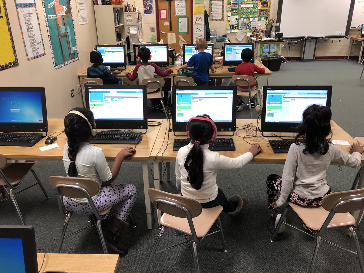 cestechlab's tweet photo. Celebrating Computer Science Week @CarpElem with Ms. Lacy’s class creating their own Flappy Bird game with @codeorg #hourofcode https://t.co/zyyeIfYzke